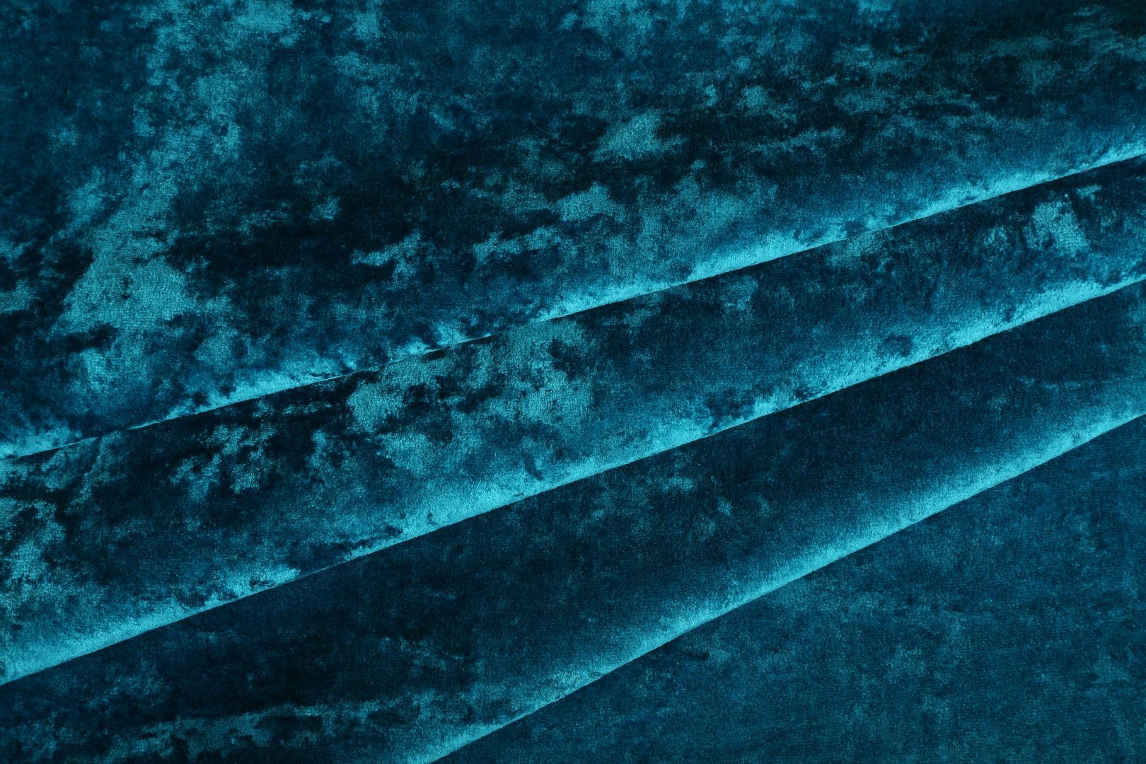 Диван MONREAL размер 236х103х92 бархат