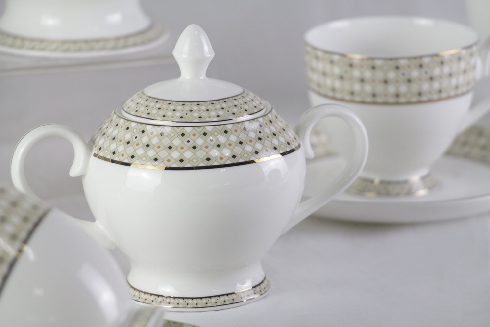 Чайные сервизы из костяного фарфора Diela 17 Pcs tea Set